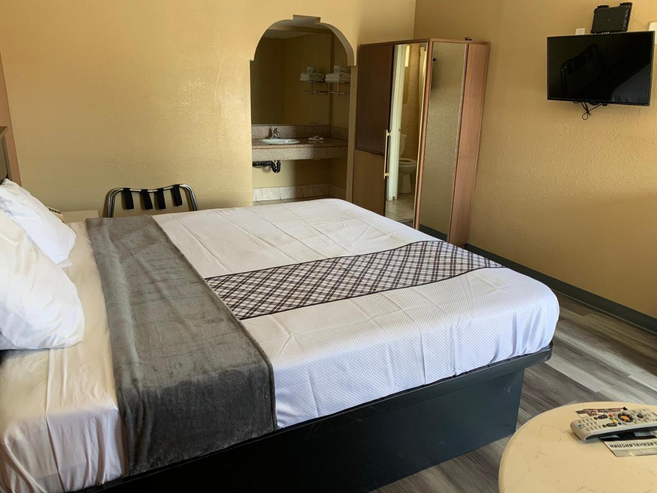 לוס אנג'לס Panorama Motel מראה חיצוני תמונה