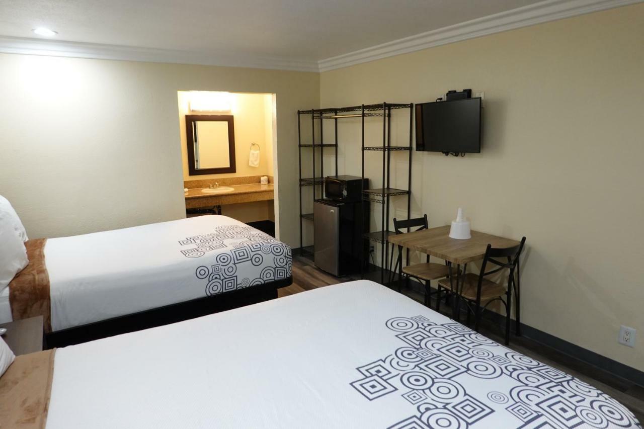 לוס אנג'לס Panorama Motel מראה חיצוני תמונה